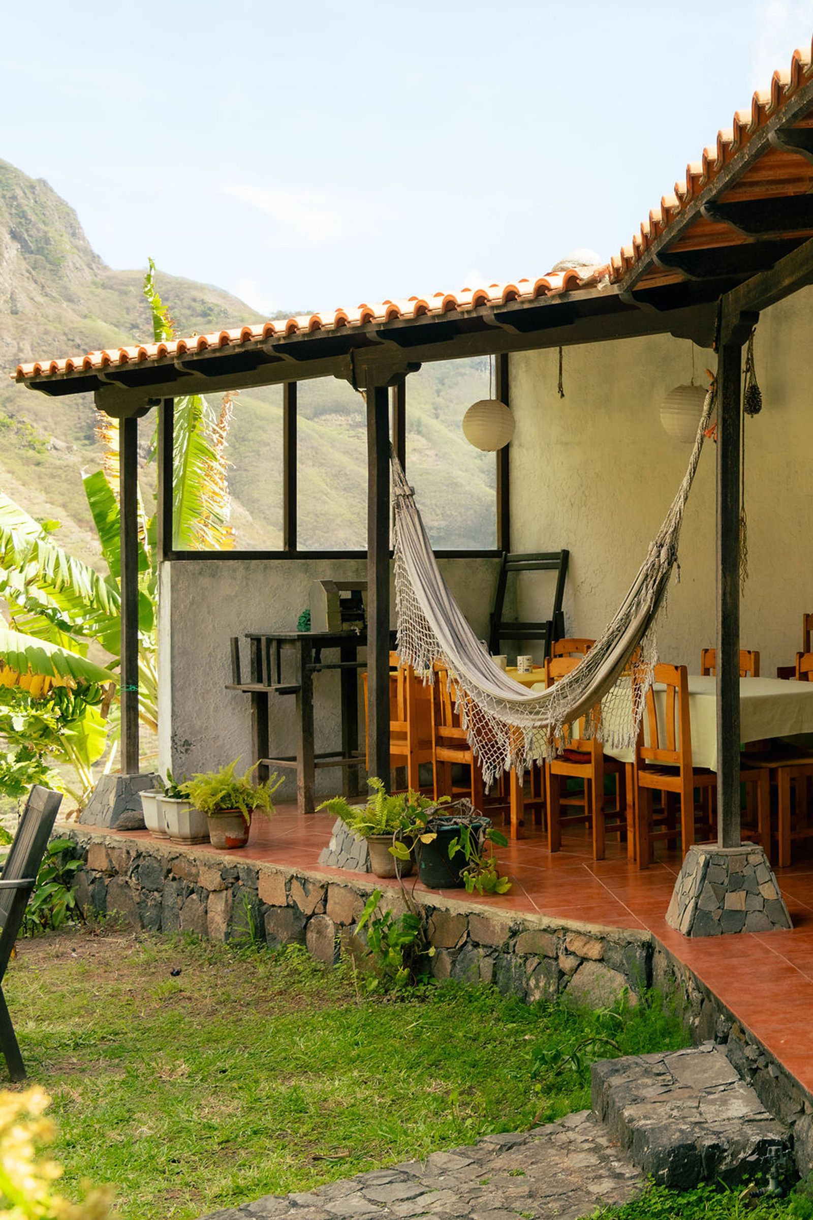 Pulau Tersembunyi: Sinarmu Sepanjang Tahun Tanpa Jet Lag