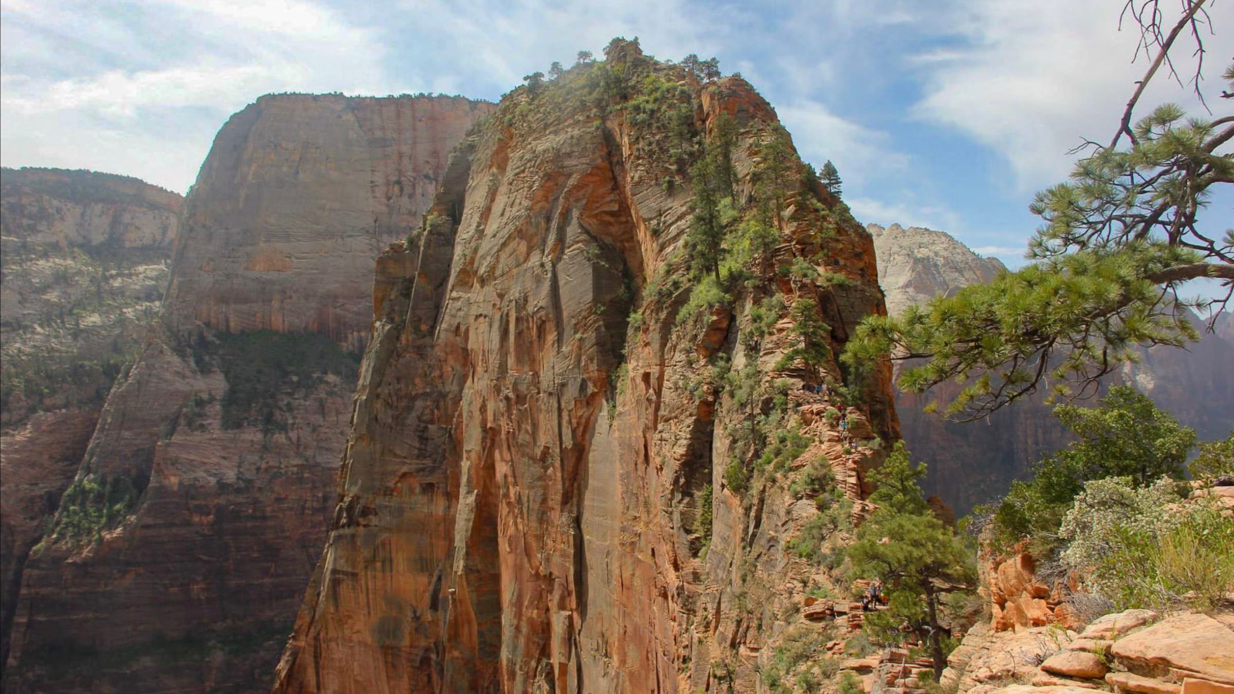Pendaki Tewas Jatuh dari Angels Landing di Taman Nasional Zion